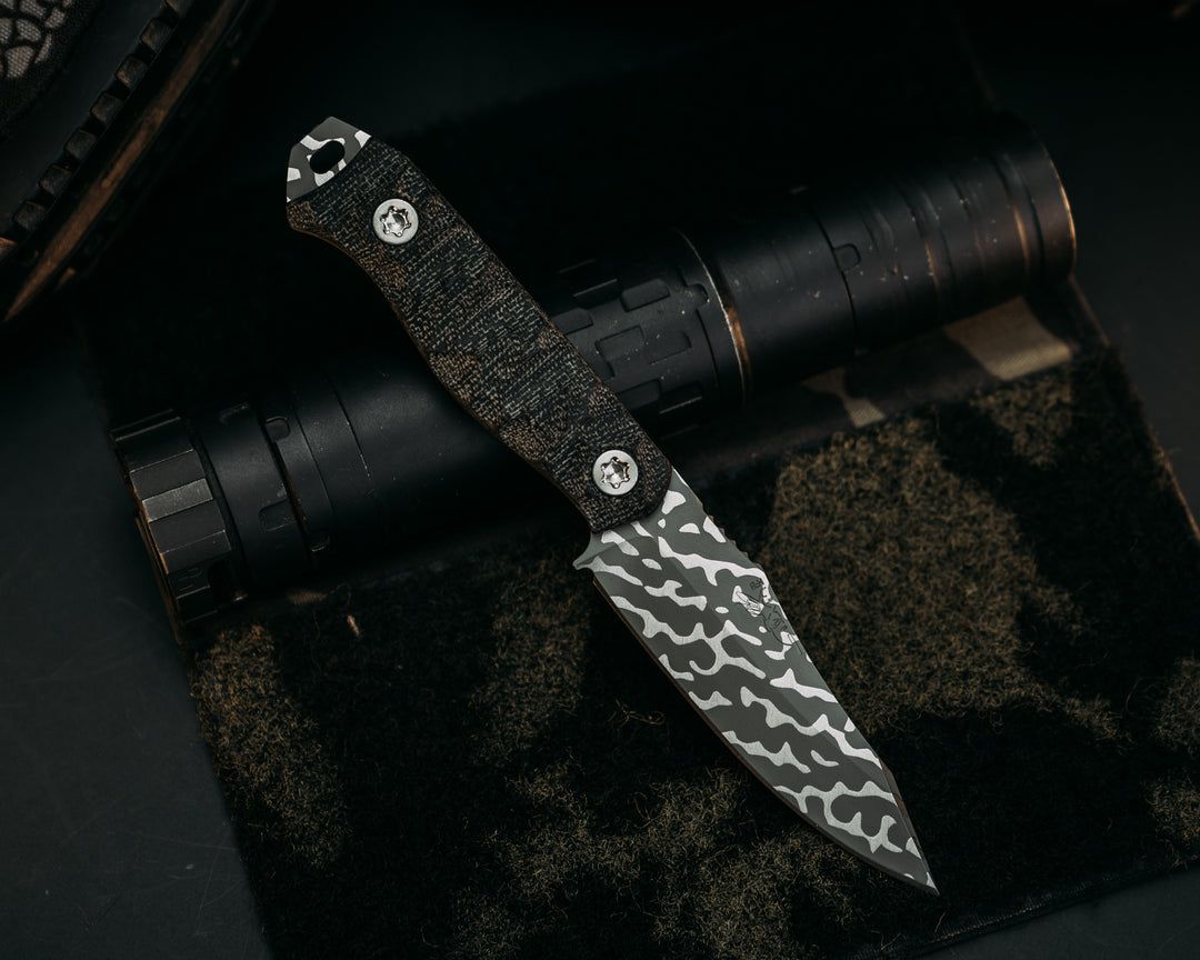 Field Knife Jr - Black Canvas Micarta, Lizard Camo Cerakote, Ti Torx Bolts, Chaos Grip