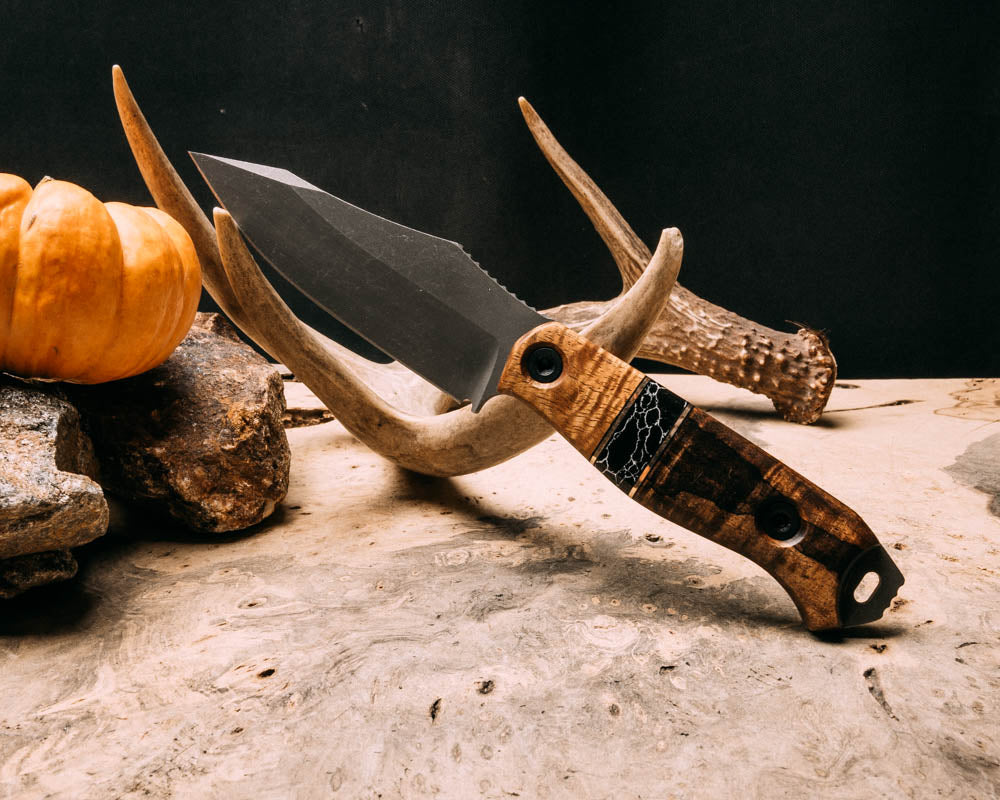 Field knife Hawaiian Curly Koa, bronze and black G10 pin striping, bl