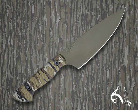 Chef Jr (HFB x Realtree) - Realtree Original Camo Hydro-dipped Micarta, Sniper Green Cerakote, Allen Bolts, Textured Grip.