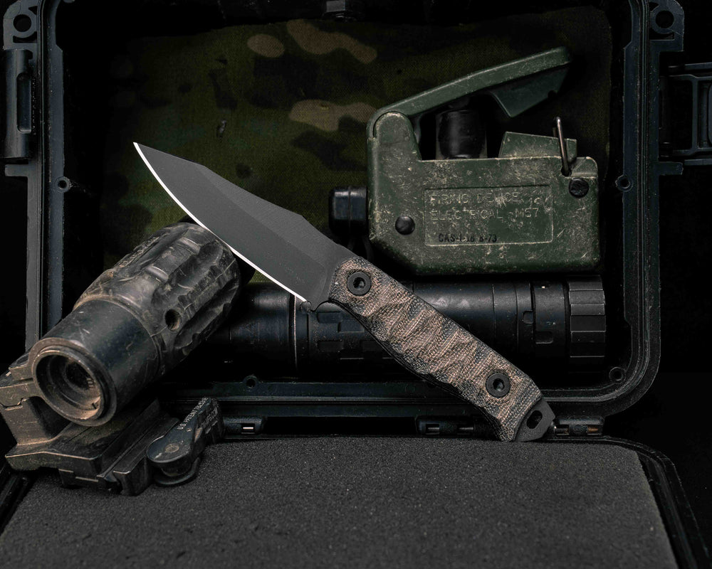 Field Knife Jr- OD Green/Black Canvas Micarta, Armor Black Cerakote, Allen Bolts, Textured Grip