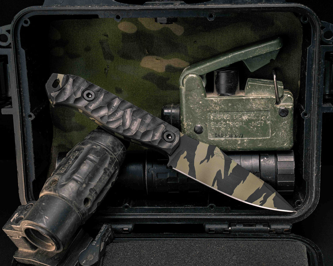 Field Knife- Black Dunes Carbon, Tiger Stripe Cerakote, Allen Bolts, Textured Grip