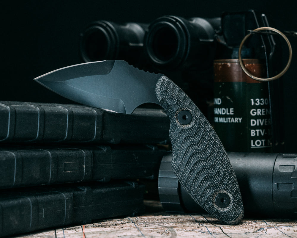IWB Dagger - Black Canvas Micarta, Armor Black Cerakote, Allen Bolts, Rippled Grip