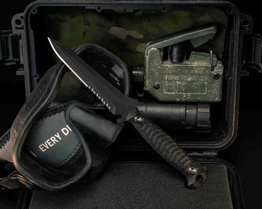 Dive Knife - Fiberglass Shred Carbon, Armor Black Cerakote, Ti Torx Bolts, Textured Grip