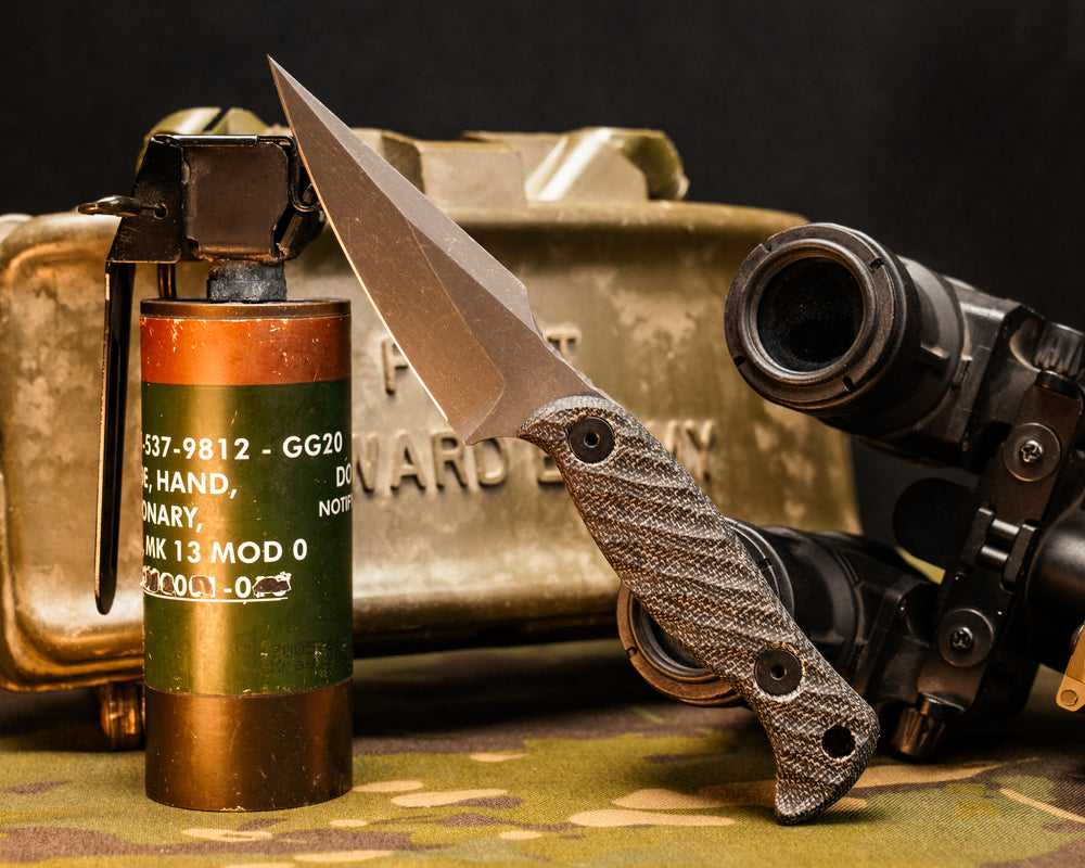 Gulo Gulo - Black Canvas Micarta, Allen Bolts, Iron Grip