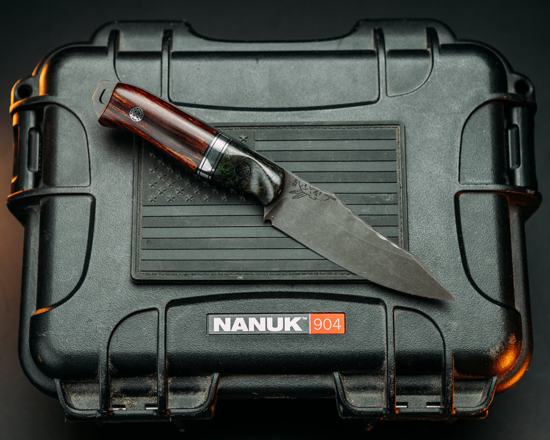 Field Knife Jr - Green Infused Dark Matter Carbon, Black G10 Pin Striping, Aluminum Splits, Desert Ironwood, Mosaic Pins, Contoured Grip