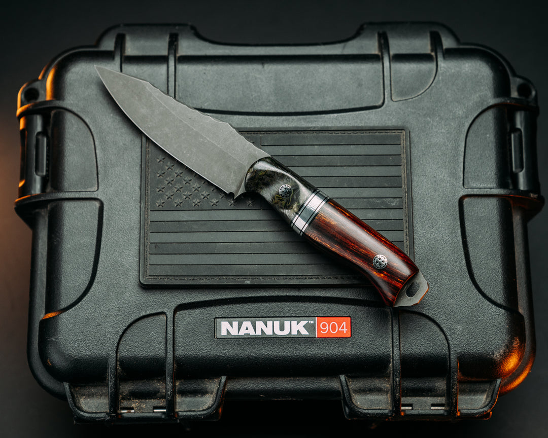 Field Knife Jr - Green Infused Dark Matter Carbon, Black G10 Pin Striping, Aluminum Splits, Desert Ironwood, Mosaic Pins, Contoured Grip