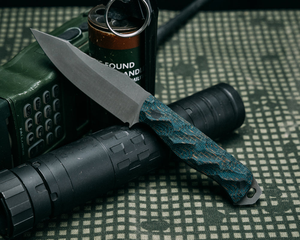 Field Knife Jr- Kamari Burlap Micarta, Black Micarta Pins, Chaos Grip