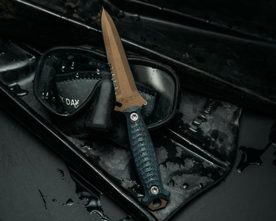 Dive knife- Arctic Storm Carbon, Midnight Bronze Cerakote, Ti Torx Bolts, Iron Grip