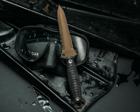 Dive knife- Black Dunes Carbon, Midnight Bronze Cerakote, Ti Torx Bolts, Iron Grip