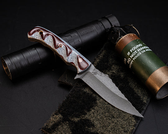 Tosahwi - Shred Carbon and Red Resin, Mosaic Pins, Brass Lanyard Pin, Grooved Grip