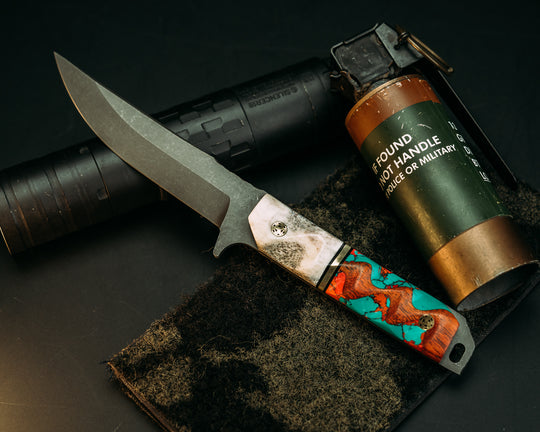 Kwaiken FC- Black G10 and Brass Split, Bloodwood Over Sonoran Sunset Tru-stone, Mosaic Pins, Textured Grip
