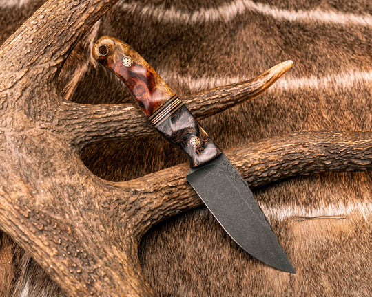 Feather Light- Copper Dark Matter Carbon, Black G10, Coyote G10 ands Copper Split, Lion's Blood Amboyna, Mosaic Pin, Textured Grip