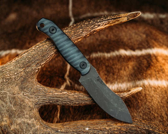 Skinner Jr - Ghost & Black G10, Allen Bolts, Iron Grip.