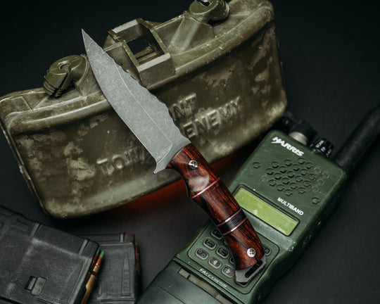 Tosahwi - Desert Ironwood, Black & Red G10 w/ Aluminum Pin Striping, Dark Matter Carbon Split, Mosaic Pins, Contoured Grip.