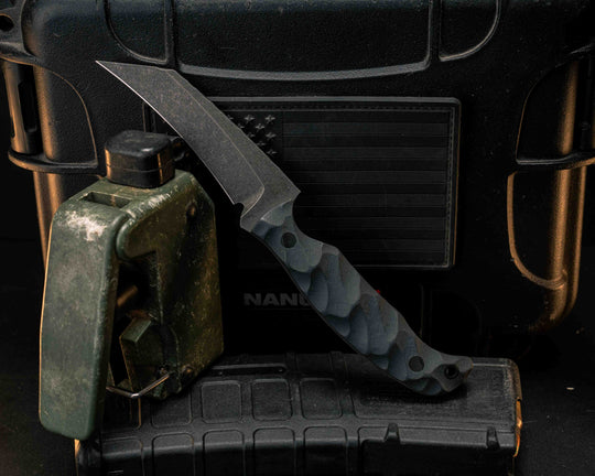 Draugr- Graphite G10, CF Pins, CF Lanyard Pin, Textured Grip
