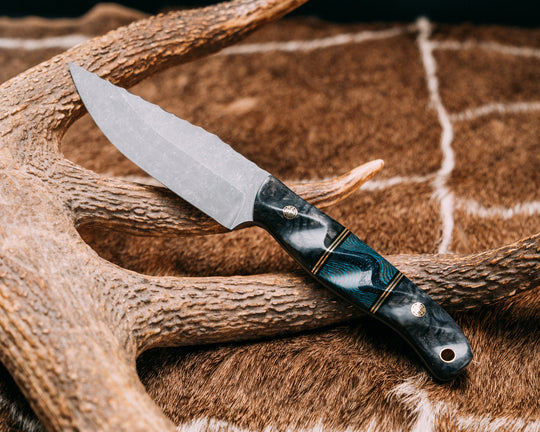 Crow Jr- Dyed Black Ash Burl, Black G10 and Brass Pin Striping, Giraffe Bone Over Arctic Storm FAT Carbon Split, Mosaic Pins, Brass Lanyard Pin, Textured Grip