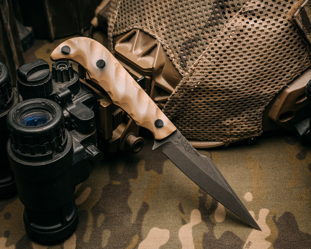 Senator - Jade Over Coyote G10, CF Pins, Chaos Grip.