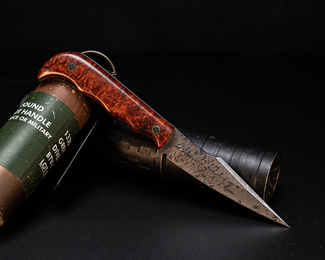Senator- Amboyna Burl, Mosaic Pins, Black and White G10 Liner, Smooth Grip
