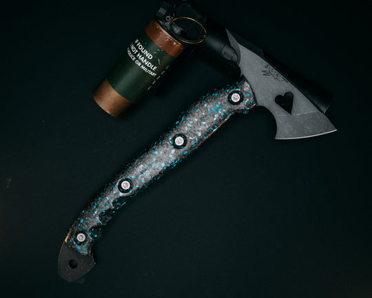 Bleeding Heart Hawk - Turquoise Rocky Wave Carbon, Allen Bolts, Grooved Grip