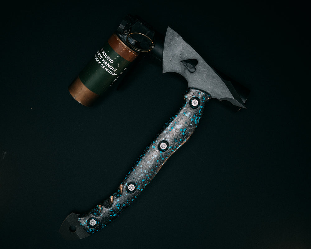 Bleeding Heart Hawk - Turquoise Rocky Wave Carbon, Allen Bolts, Grooved Grip