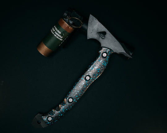 Bleeding Heart Hawk - Turquoise Rocky Wave Carbon, Allen Bolts, Grooved Grip