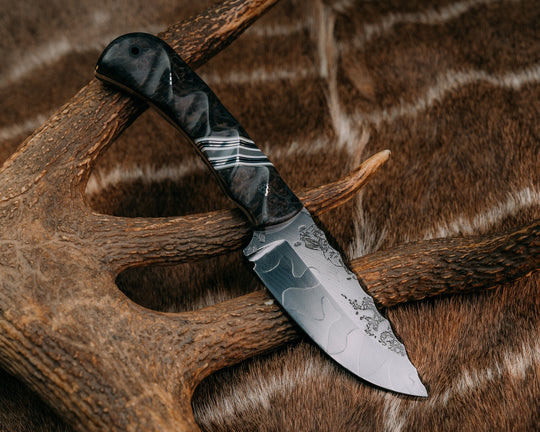 Cavner- Dyed Redwood, Black G10, Charcoal G10, White G10 and Aluminum Split, Mosaic Pins, CF Lanyard Pin, Textured Grip