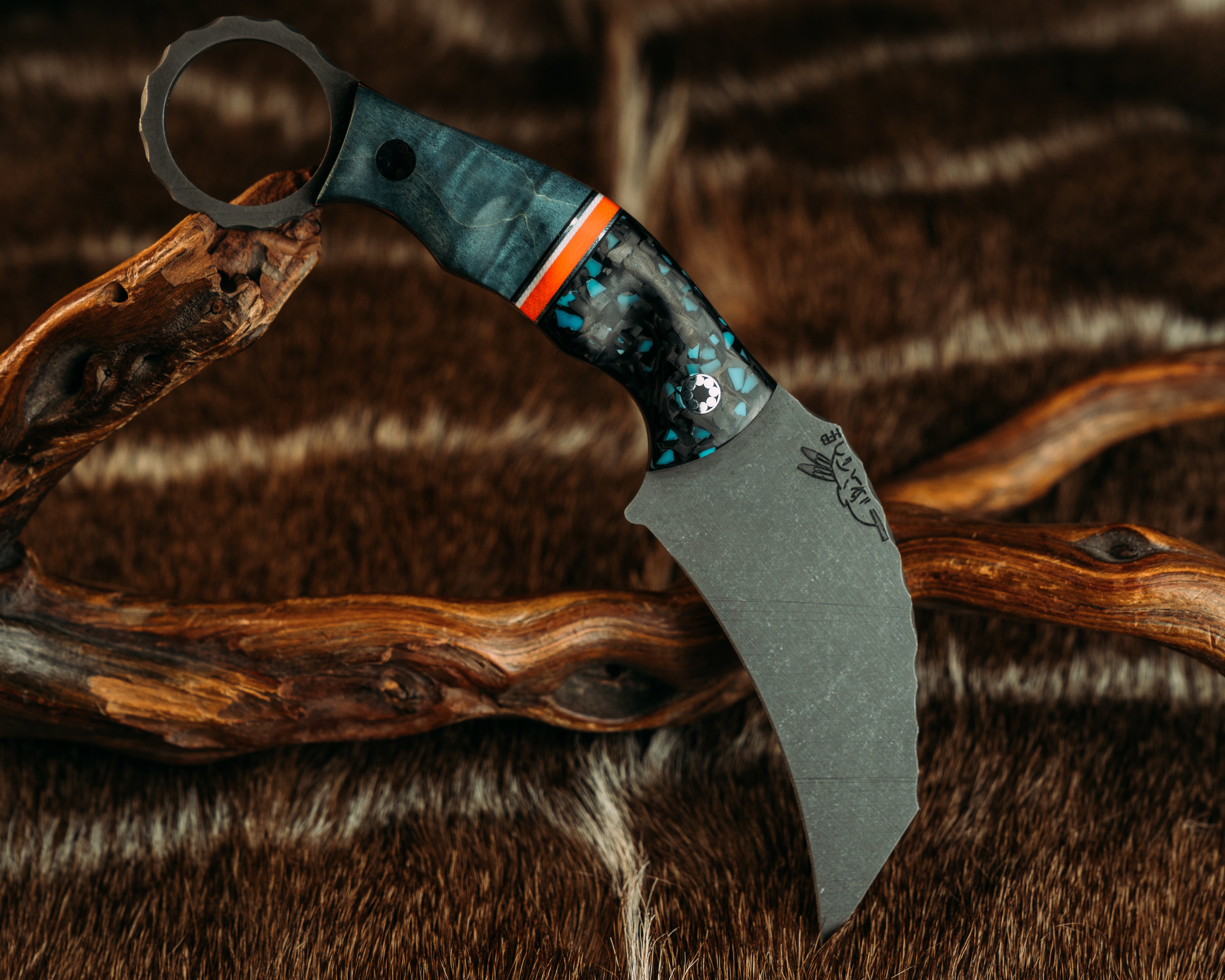 豊富なギフト Karambito - Turquoise RockyWaves Carbon Fiber, Black G10 w 木製ラック・ウッドラック