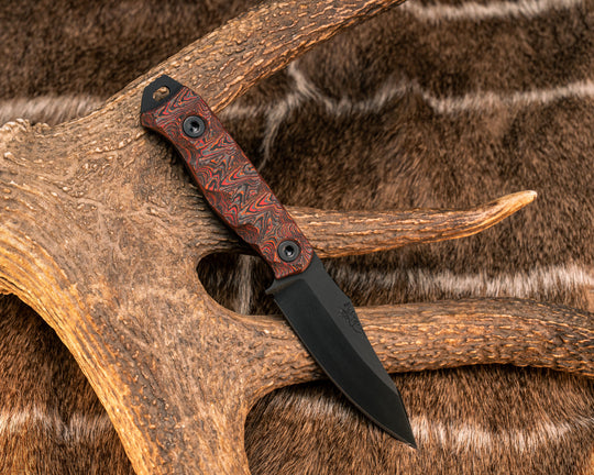 Field Knife Jr- Lava Flow Carbon, Armor Black Cerakote, Allen Bolts, Textured Grip