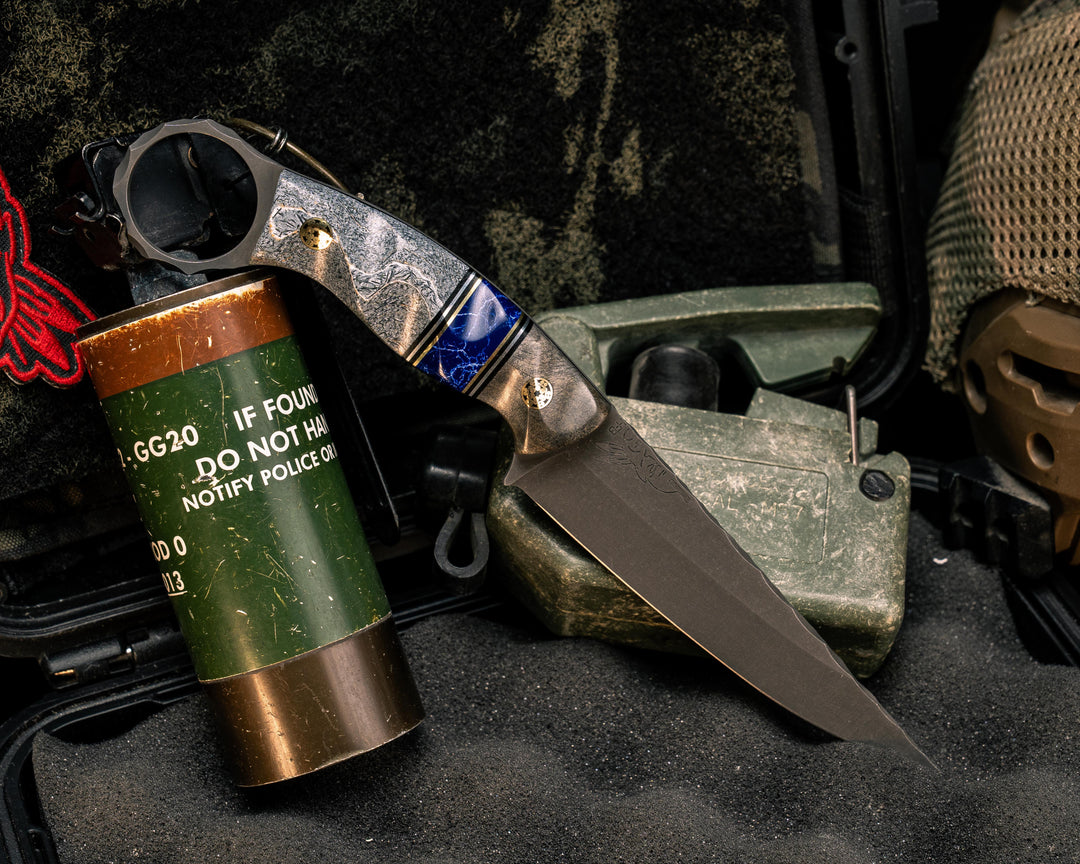 Osoraku 4"- Buckeye Burl, Black G10, Aluminum and Brass Pin Striping, Sodalite Tru-stone Split, Shred Carbon, Mosaic Pins, Textured Grip