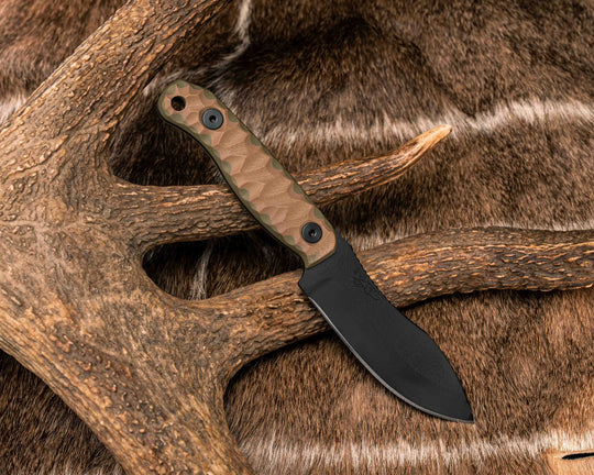 Skinner Jr- Coyote/OD Green G10, Armor Black Cerakote, Allen Bolts, Textured Grip