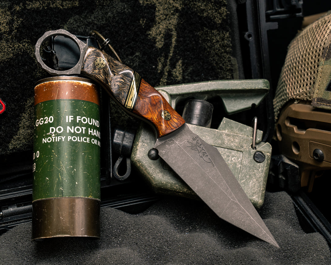 Ring Tac Tanto- Desert Ironwood, Black G10 and Brass Split, Gold Dark Matter Carbon, Mosaic Pins, Textured Grip