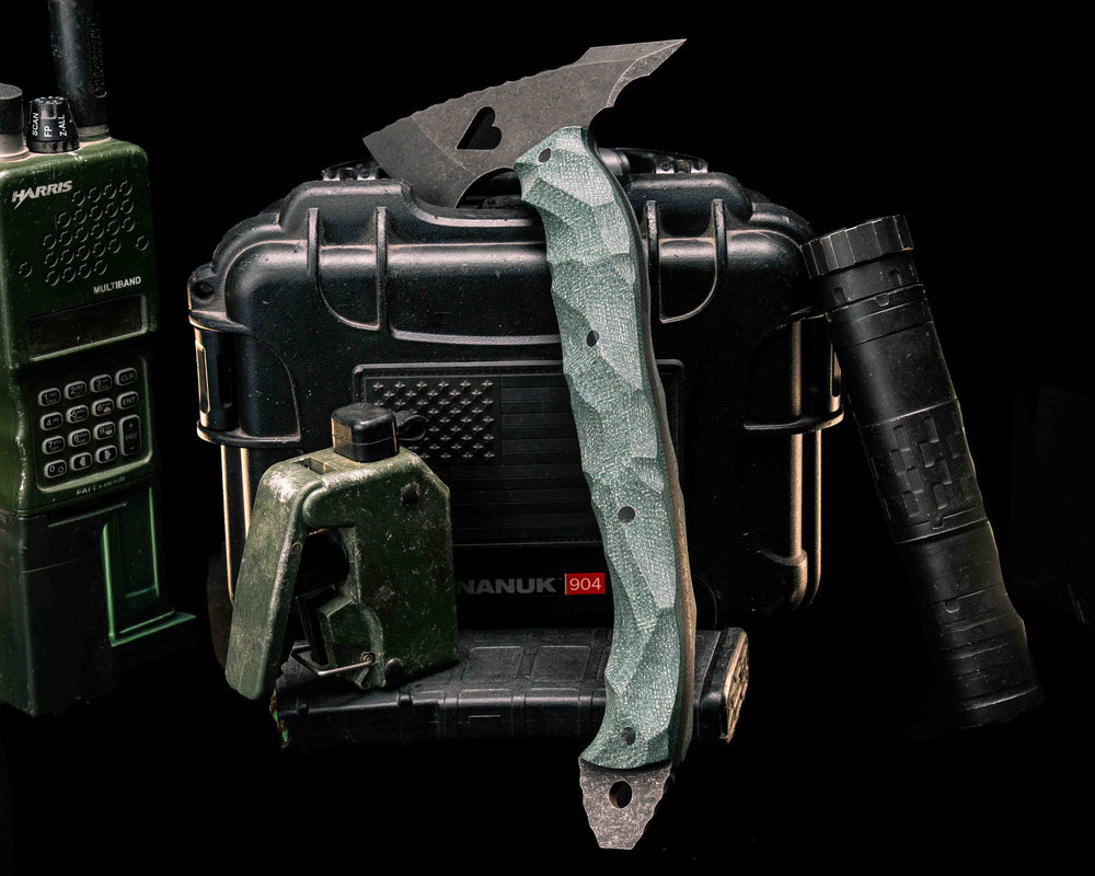 Bleeding Heart Hawk- Emerald Jute Micarta, CF Pins, Textured Grip