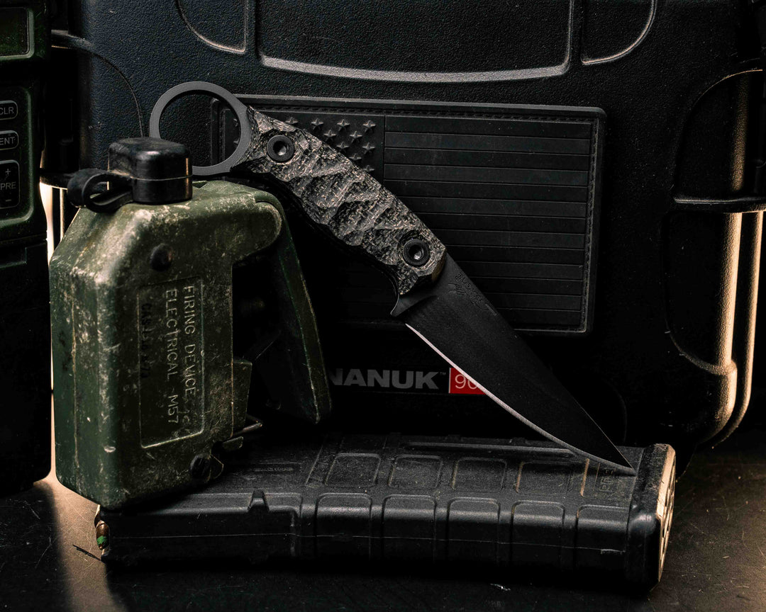 Osoraku 3" Mini - Black Burlap Micarta, Armor Black Cerakote, Allen Bolts, Textured Grip