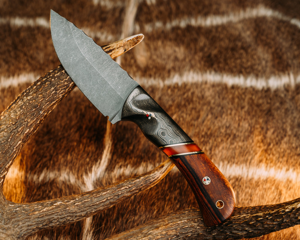 Cavner- Gold Camo Carbon, Black G10 and Brass Pin Striping, Ultem Split, Desert Ironwood, Patriot Mosaic Pins, Brass Lanyard Pin, Contoured Grip