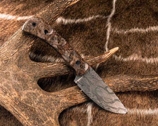 Cavner- Spalted Chechen Caribbean Rosewood, CF Pins, CF Lanyard Pin, Textured Grip
