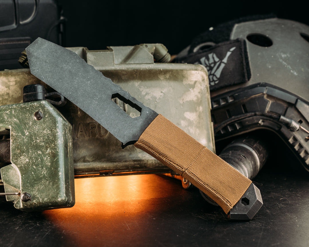 Breacher Bar Multi-tool Prybar -  Coyote Tan Elastic Bands, Phillips + Flathead Bits Included, Acid Etch and Rock Wash Finish