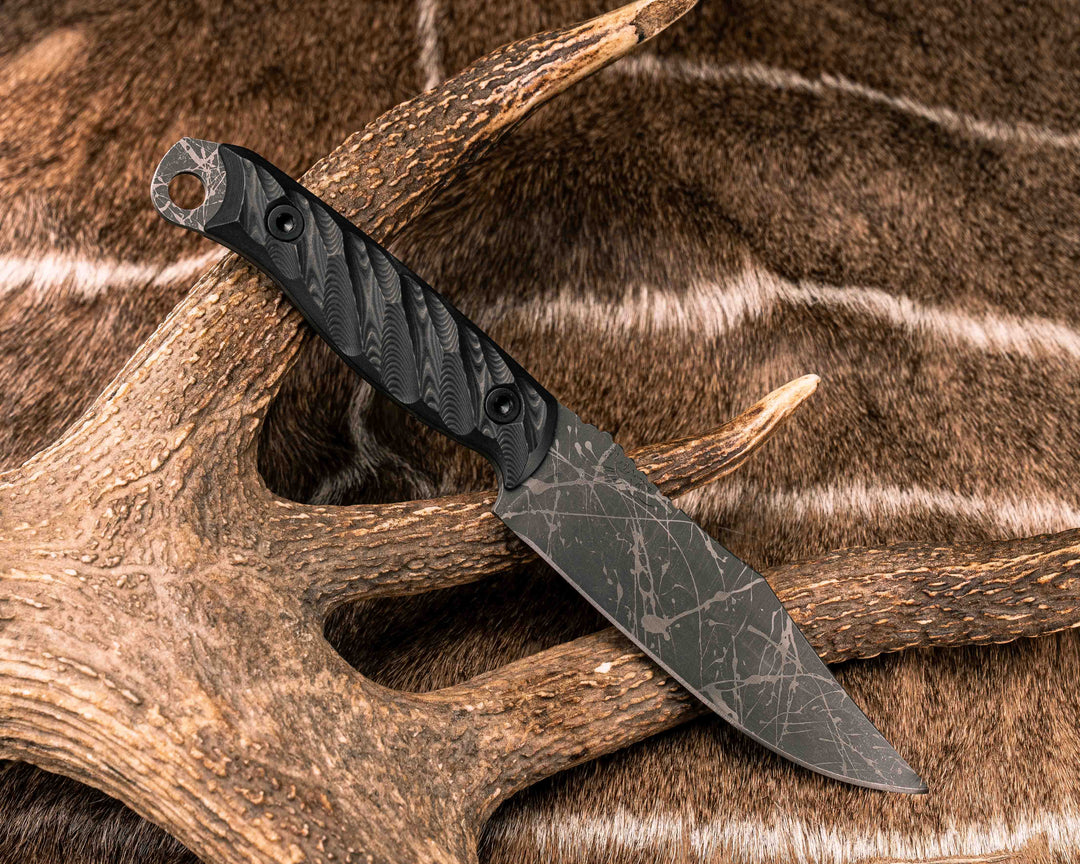 Crow Scout - Black Dunes Carbon, Allen Bolts, Textured Grip