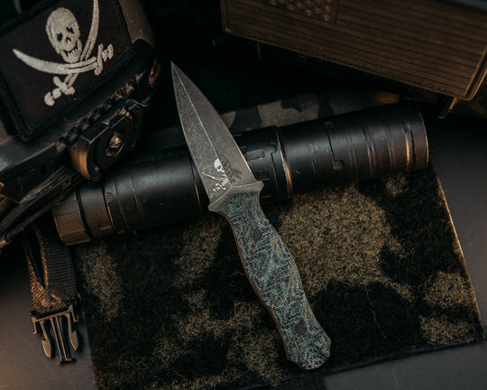 Pulse Checker - Kamari Burlap Micarta, Calico Jack Engraving, Black Canvas Micarta Pins, Chaos Grip