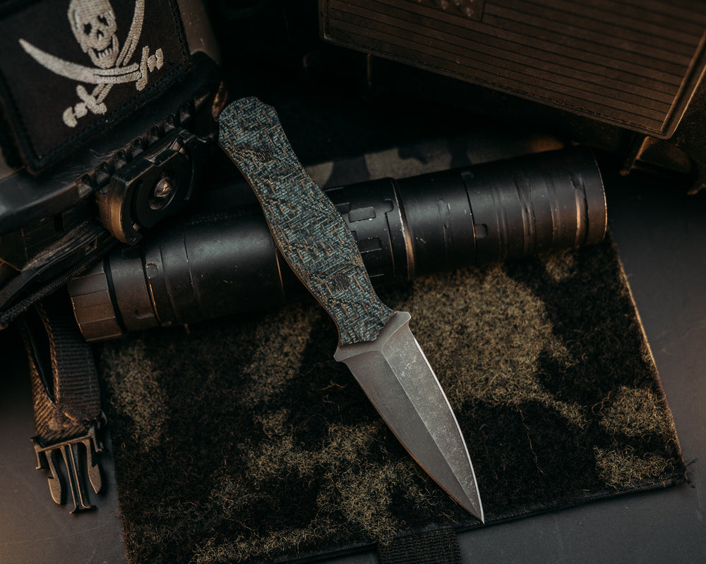Pulse Checker - Kamari Burlap Micarta, Calico Jack Engraving, Black Canvas Micarta Pins, Chaos Grip