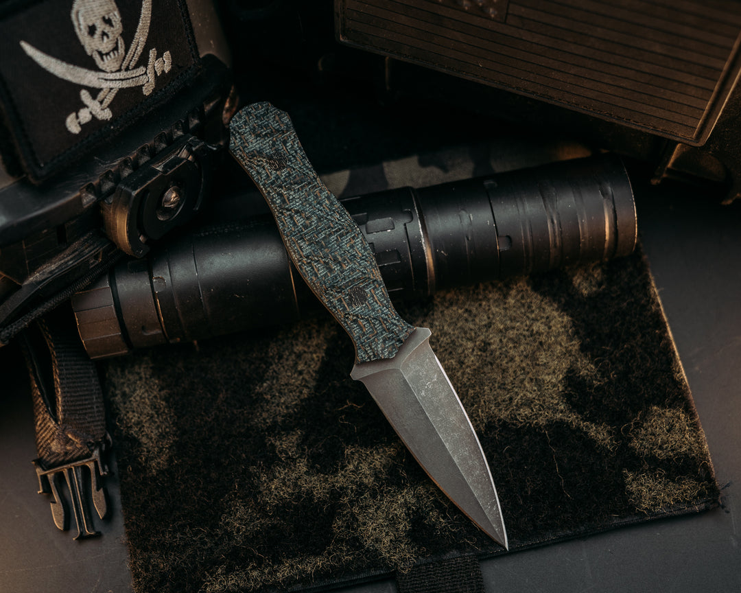 Pulse Checker - Kamari Burlap Micarta, Calico Jack Engraving, Black Canvas Micarta Pins, Chaos Grip