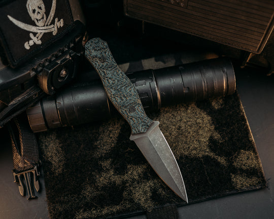 Pulse Checker - Kamari Burlap Micarta, Calico Jack Engraving, Black Canvas Micarta Pins, Chaos Grip