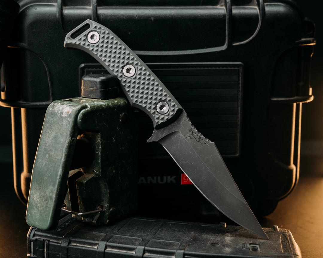 Tosahwi- Grey w/ Red Liner G10, Allen Bolts, Textured Grip