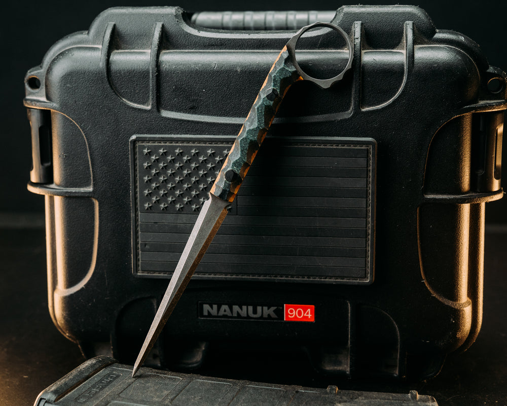 Ring Cardiac Spike - Emerald, Black & Natural Canvas Micarta, CF pins, Textred Grip