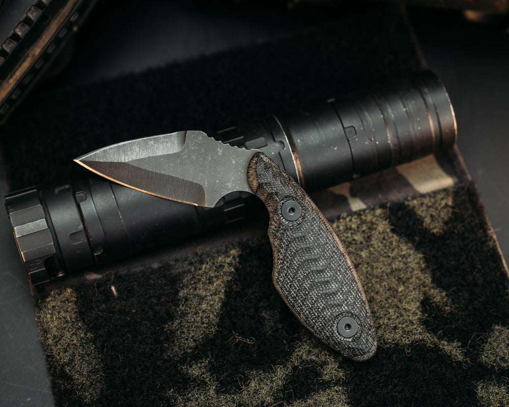 IWB Dagger - Black Canvas Micarta, Allen Bolts, Rippled Grip