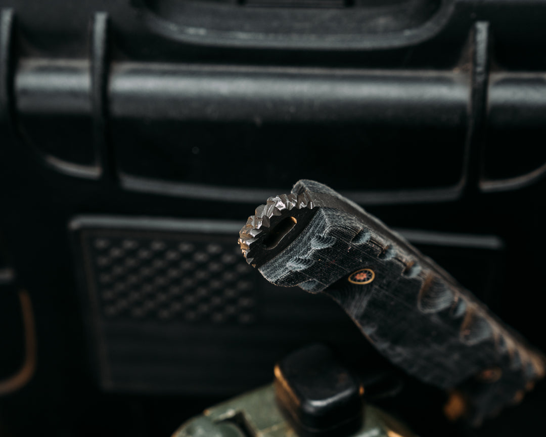 Hog Hunt- ATAC's Urban Ghost Cami Micarta, Mosaic Pins, Textured Grip