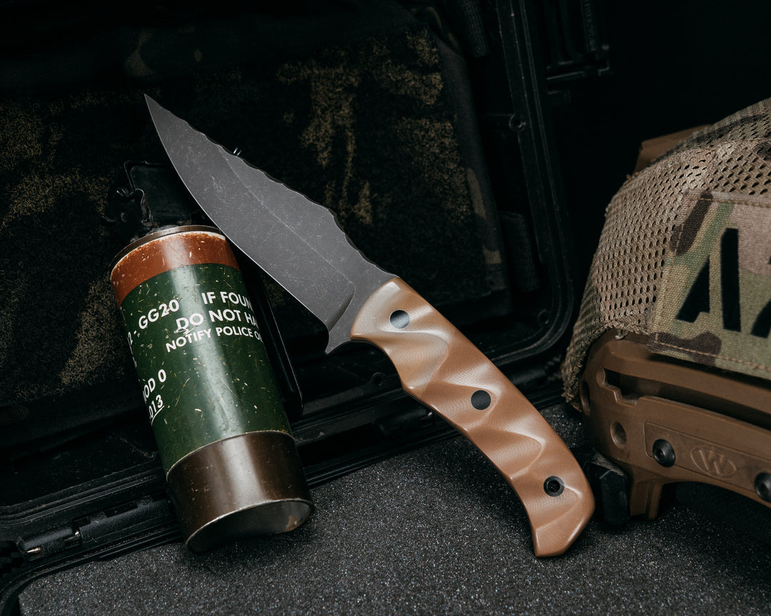 Tosahwi- Jade Over Desert Brown G10, Coyote G10, CF Pins, CF Lanyard Pin, Textured Grip