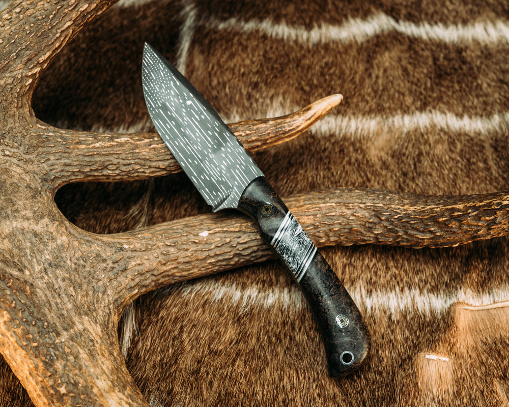 Cav Jr- Vegas Forge Meridian Damascus- Dyed Maple, Black G10, White G10 and Aluminum Pin Striping, Polar White Carbon Split, Mosaic Pins, Aluminum Lanyard Pin, Smooth Grip