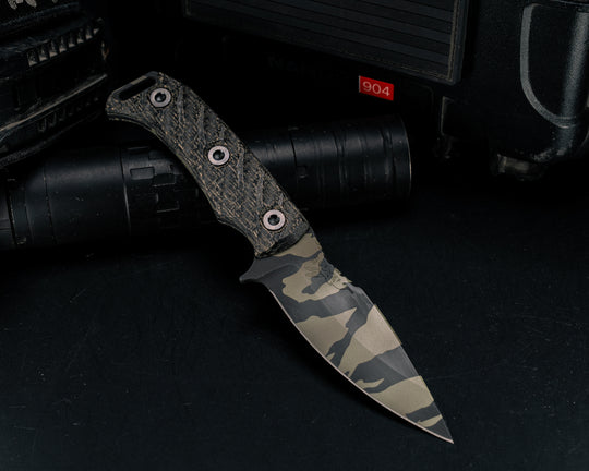 Ishi- Black Burlap Micarta, Tiger Stripe Camo, Allen Bolts, Textured Grip