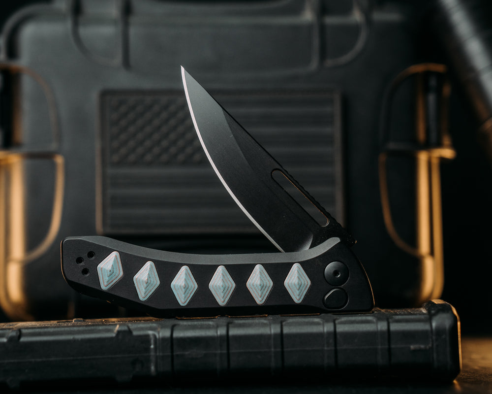 Custom Kwaiken Folder - Shipwreck Camo Quartz, Anodized Black Handle, Black Nitride Blade, Textured Grip, Deep Carry Pocket Clip