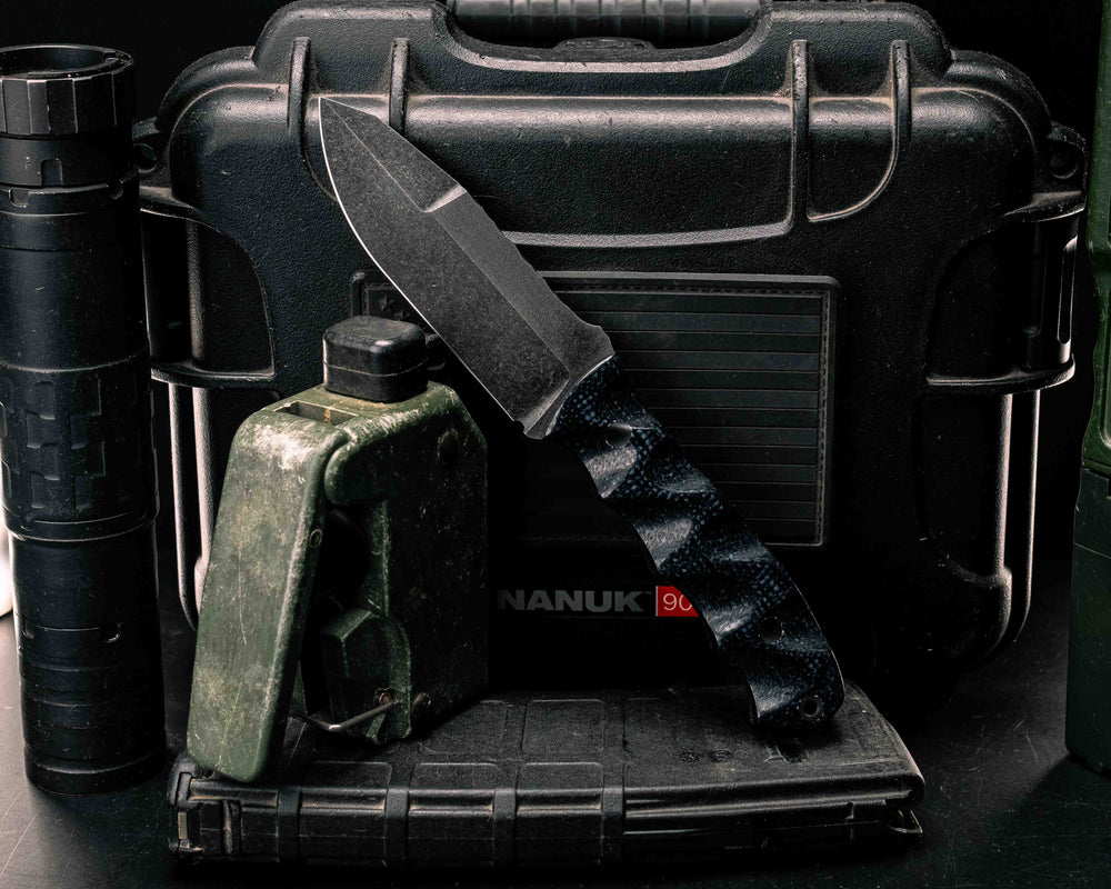 Disaster Jr Gen 3- Midnight Black Jute Micarta, CF Pins, CF Lanyard Pin, Textured Grip